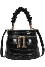 Load image into Gallery viewer, Quilted Zipper Bucket Bag
